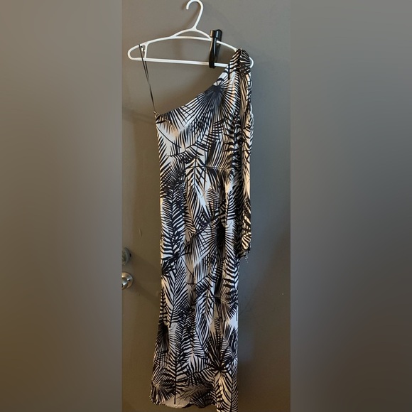 Fleur du Mal Black and White One Shoulder 100% silk maxi dress with slit - Picture 4 of 6